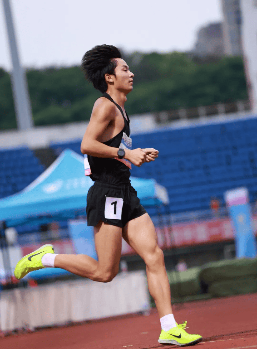 田径公开赛上演强强对话,关东犀牛队淘汰对手皖南飞鹰队,战术调整见效;争冠格局再洗牌(岳阳弹射者田径公开赛视频)-九游会精彩