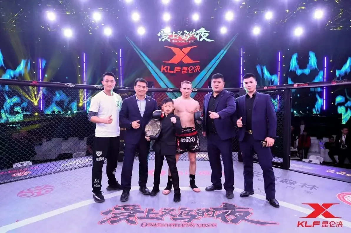 摔跤淘汰赛上演强强对话，中原貔貅队淘汰对手滇池灰熊队，战术调整见效；韧性与执行并存的简单介绍