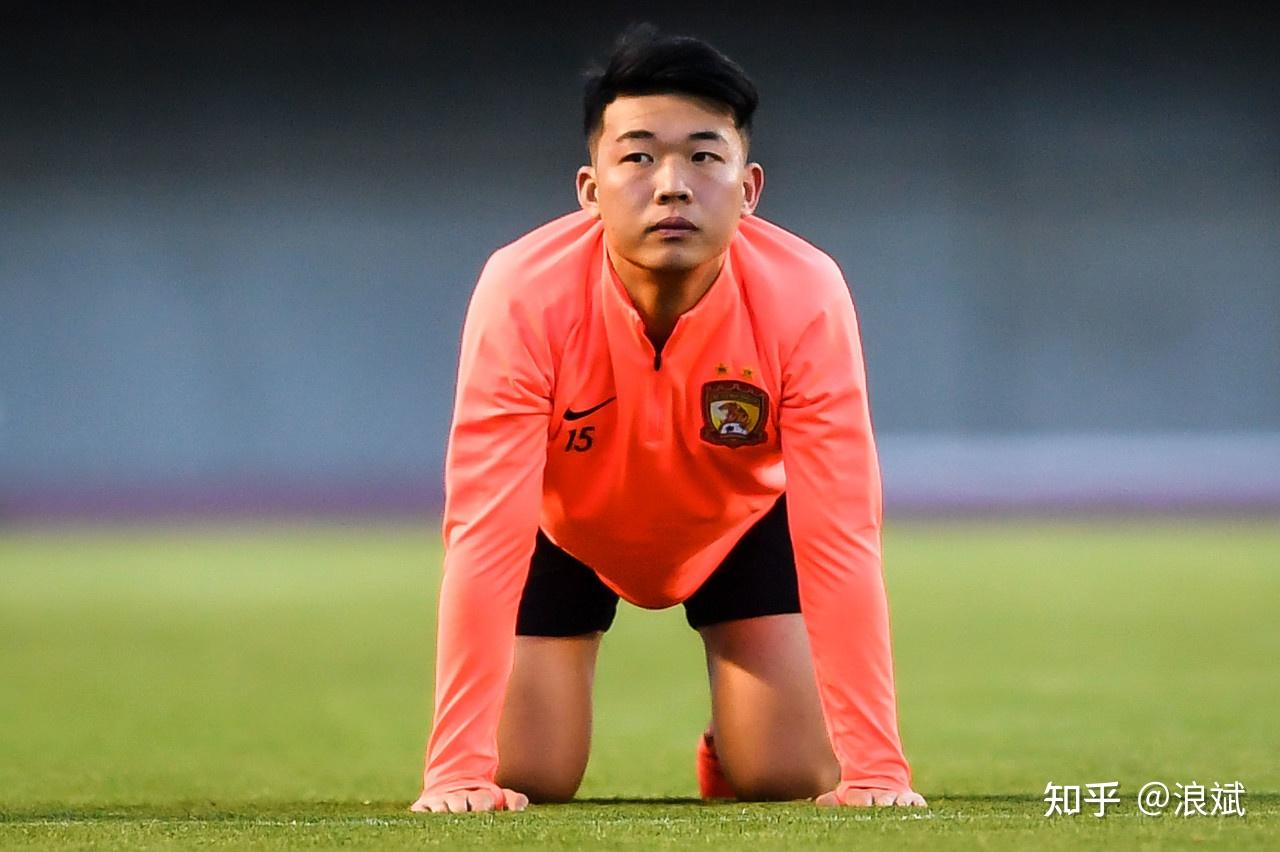 包含赛前法甲传出新动向；辽宁本钢回应争议；管理层表态——话题不断；资深球员宣示担当的词条-九游会精彩