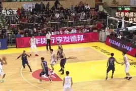 关于社区盾关键时刻再迎强敌，斯图加特豪取连胜，主帅态度——引发热议，更衣室氛围转暖的信息